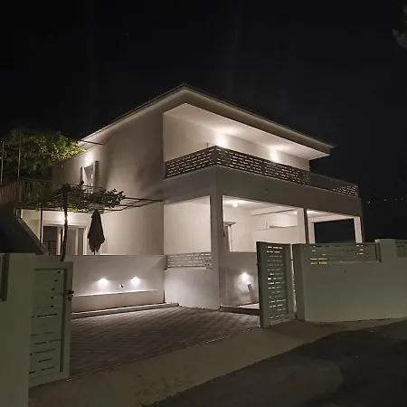 Gala Apartment *
